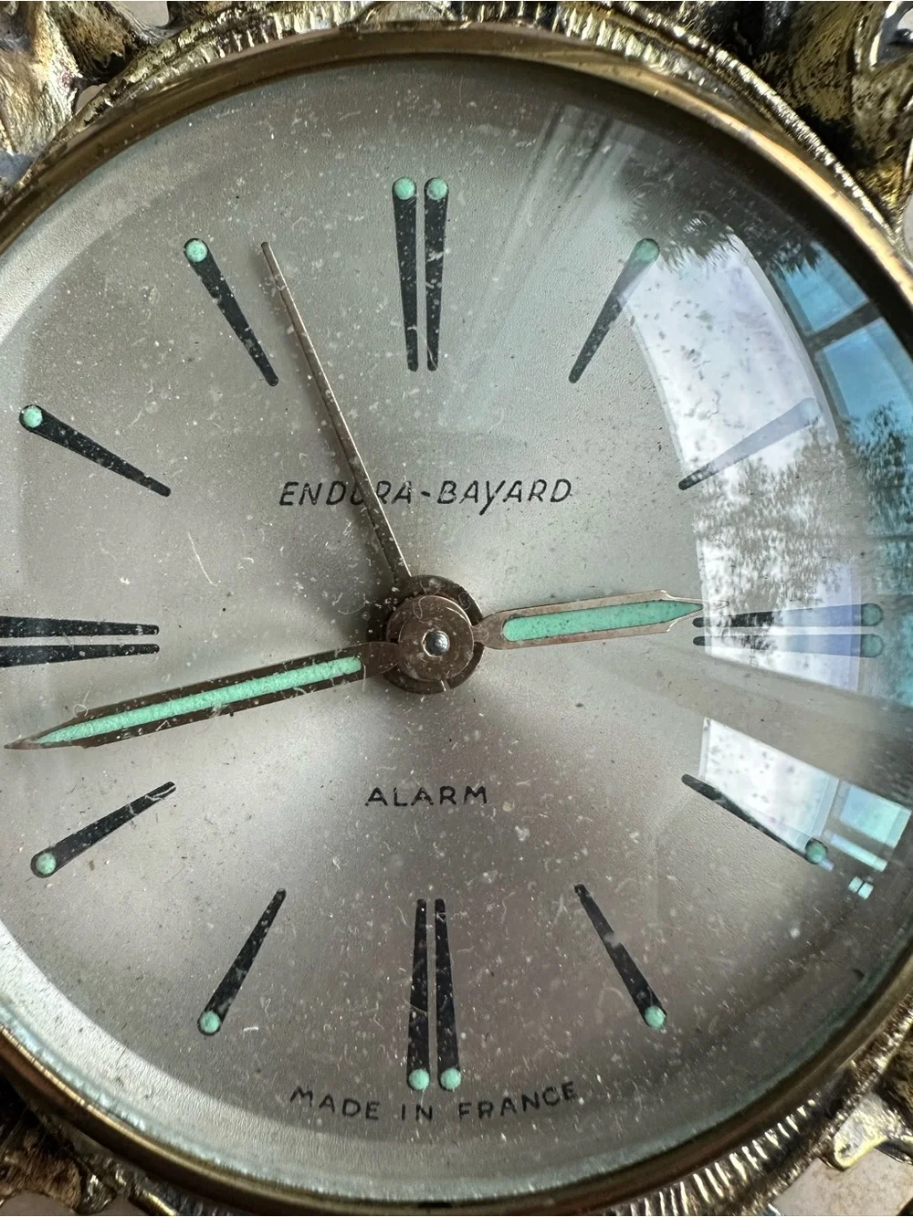 Vintage Endura-Bayard clock, French-made, wind-up alarm clock.